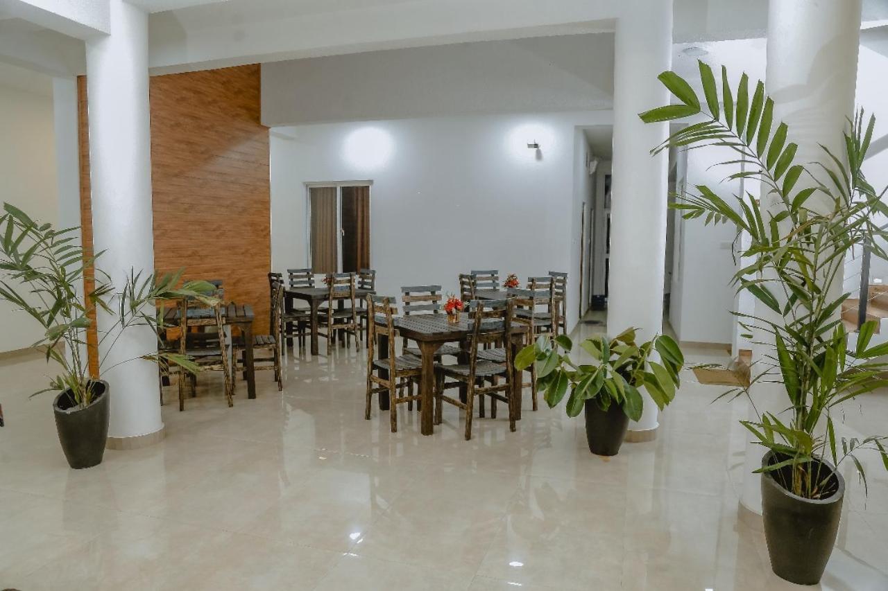 Lucky Transit Hotel - Katunayake Airport Katunayaka Exterior foto
