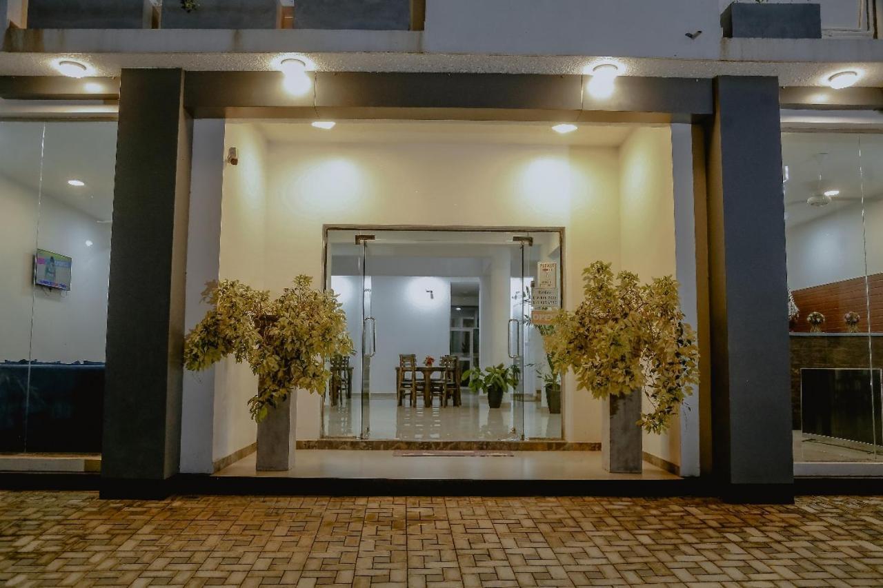 Lucky Transit Hotel - Katunayake Airport Katunayaka Exterior foto